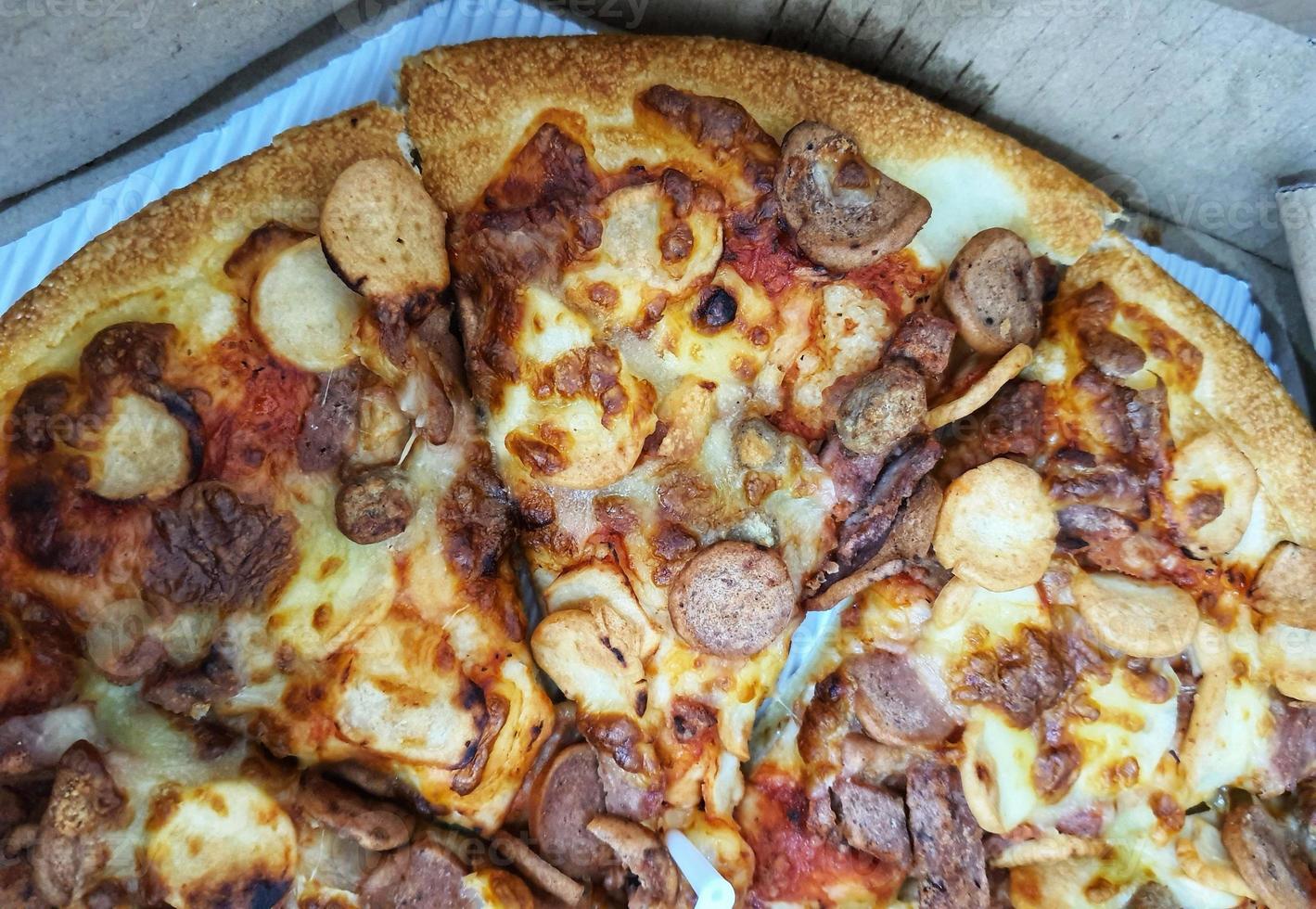 Pizza für Fleischliebhaber, sehr lecker. foto