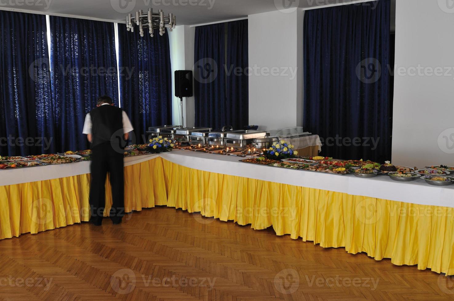 Blick auf das Essen vom Buffet foto