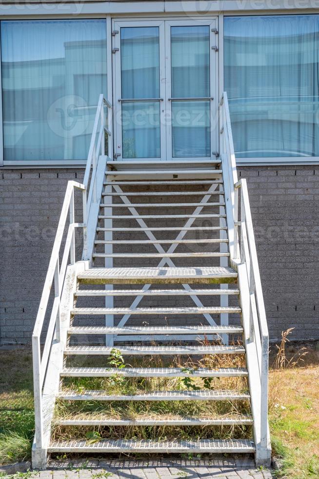 Metalltreppe in einem Haus foto