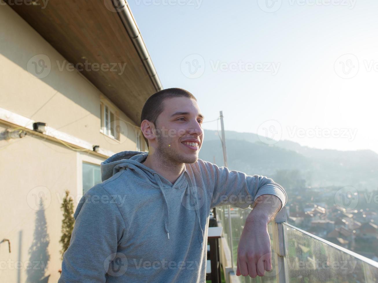 Porträt des jungen Mannes foto