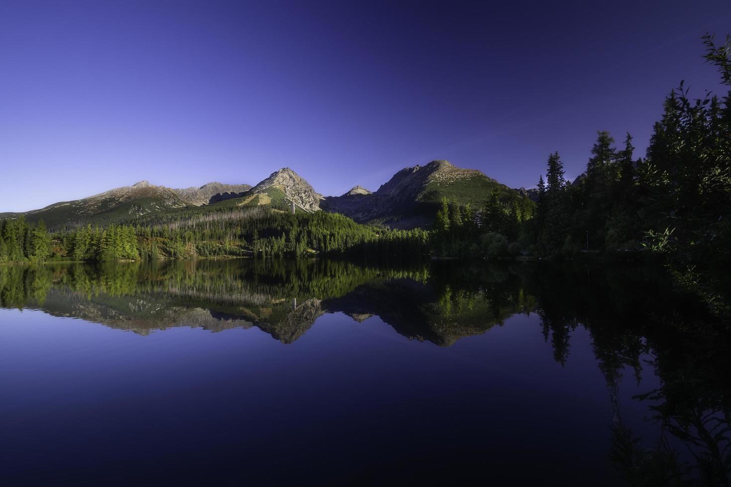 strbske pleso in der hohen tatra aus der slowakei foto