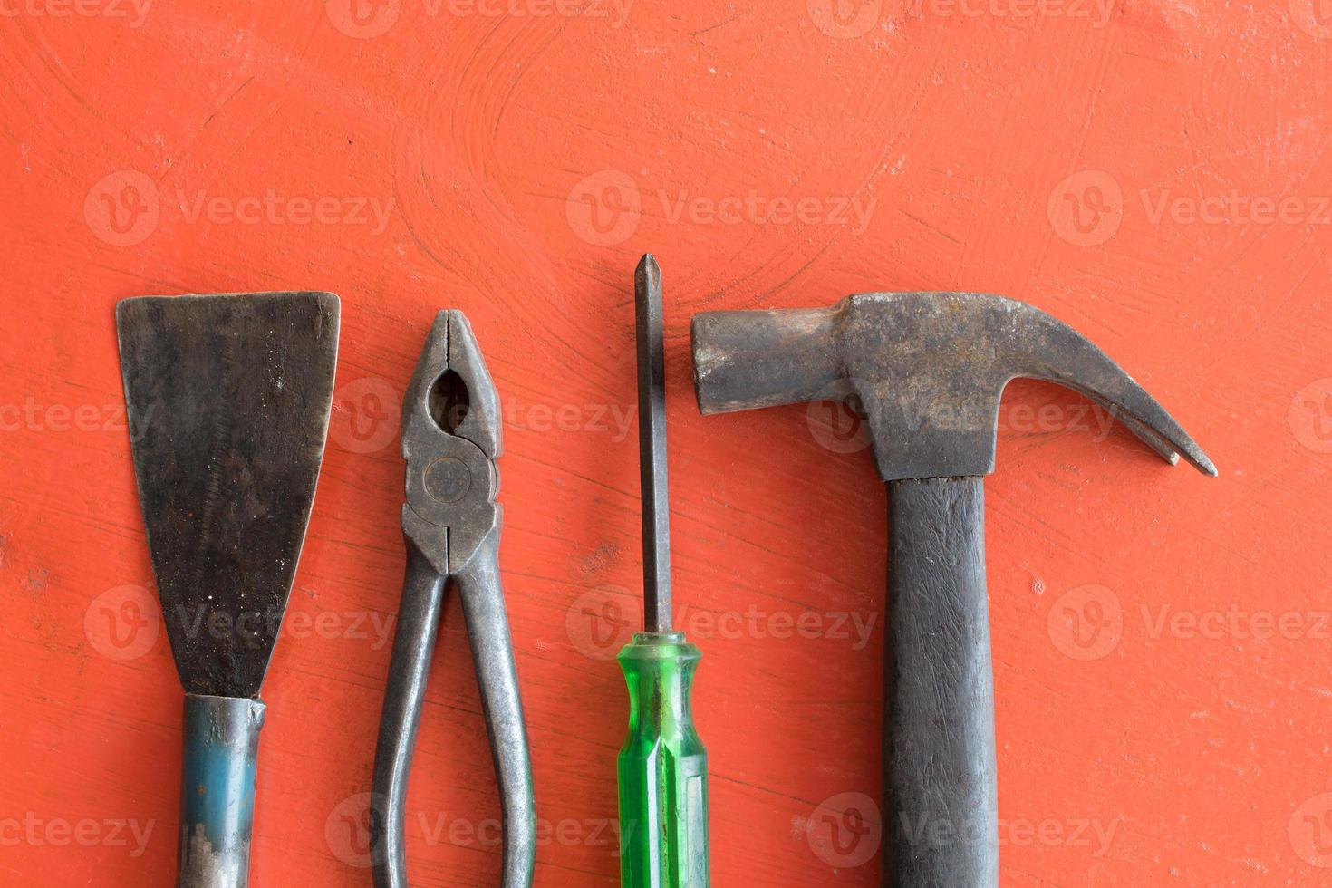 Werkzeuge für Ingenieur auf orange Hintergrund foto