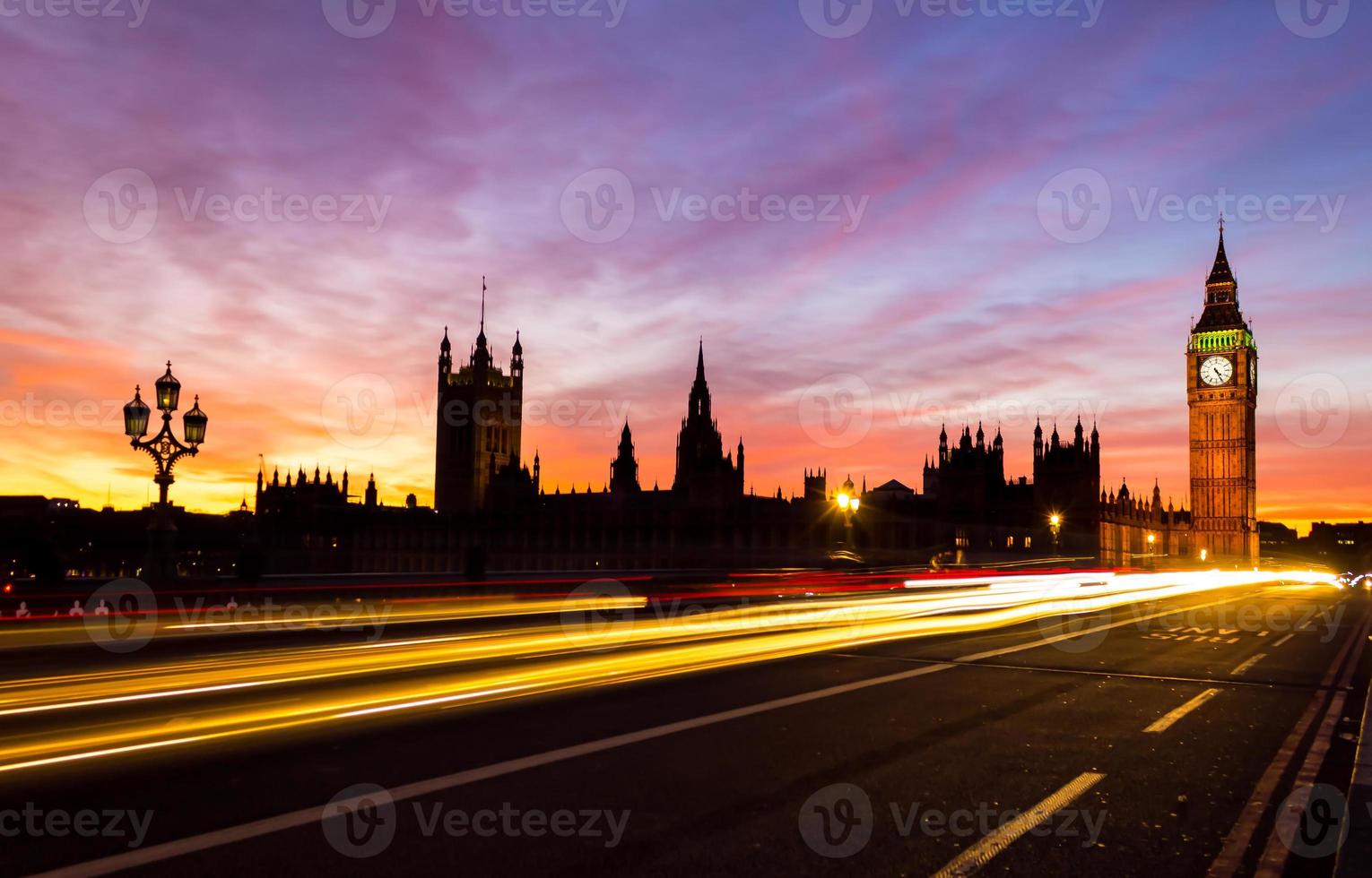 Westminster und bunter Sonnenuntergang foto