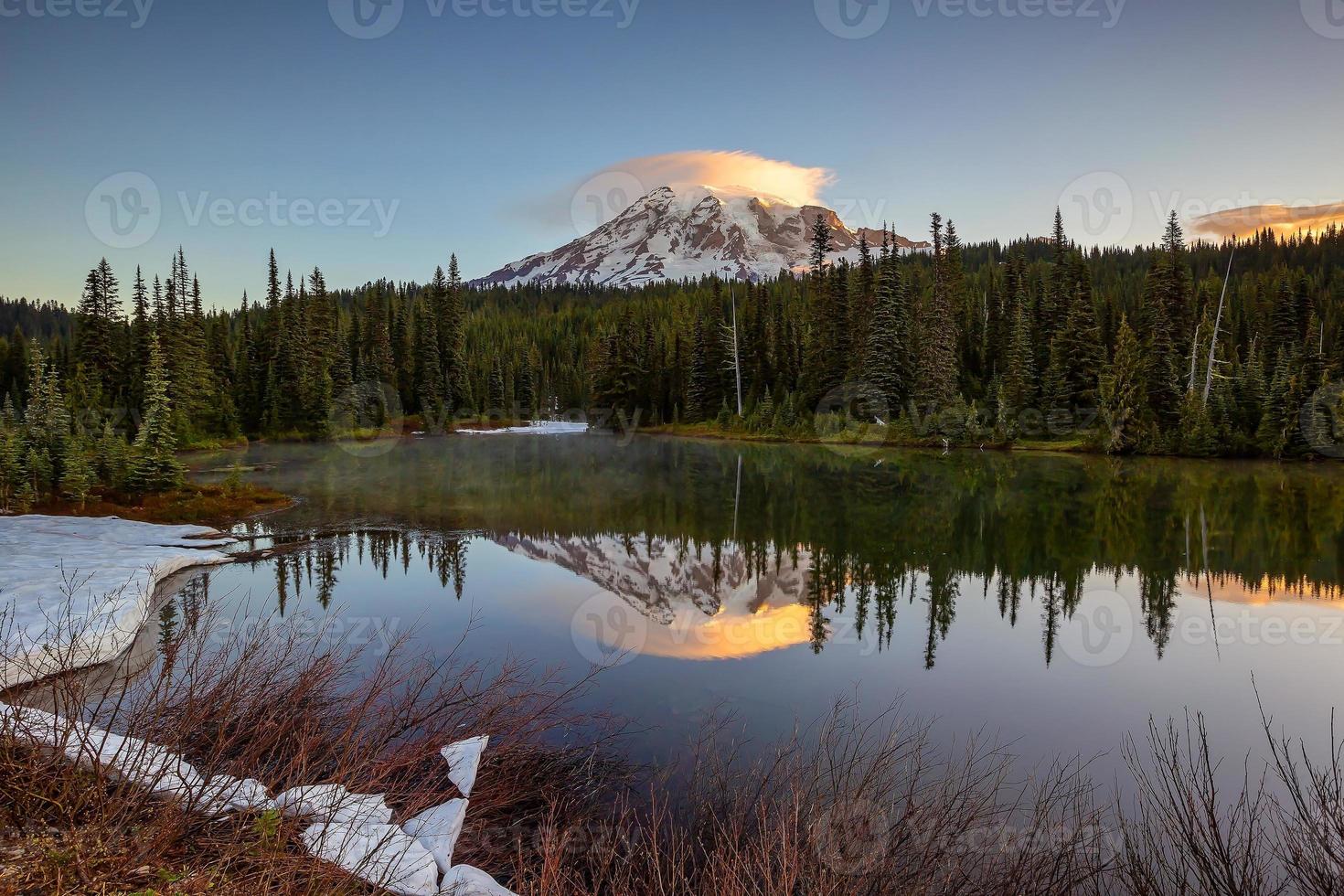 Landschaft des Nationalparks Mount Rainier in den USA foto