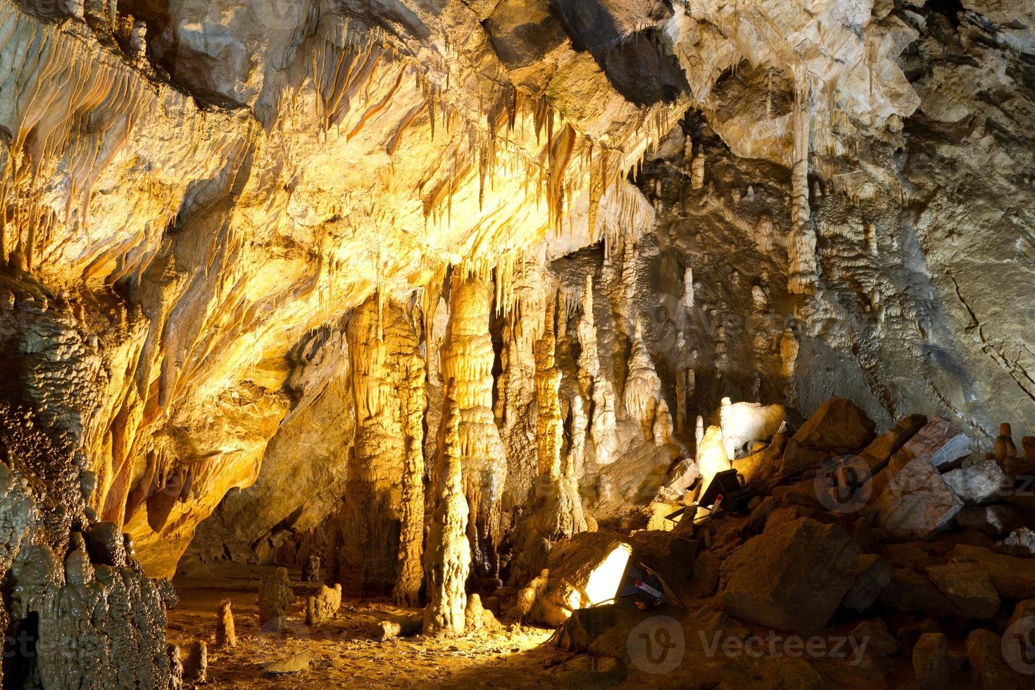 Formationen in der Gokgol-Höhle, Zonguldak, Türkei foto