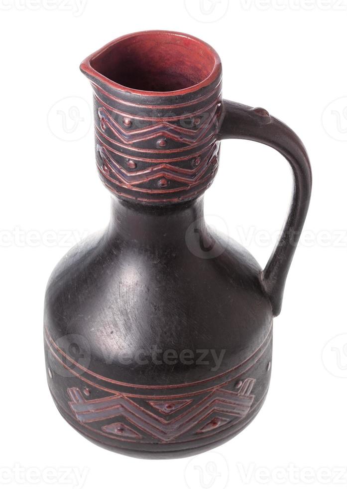 Typischer georgischer Keramikkrug, isoliert auf weiss foto
