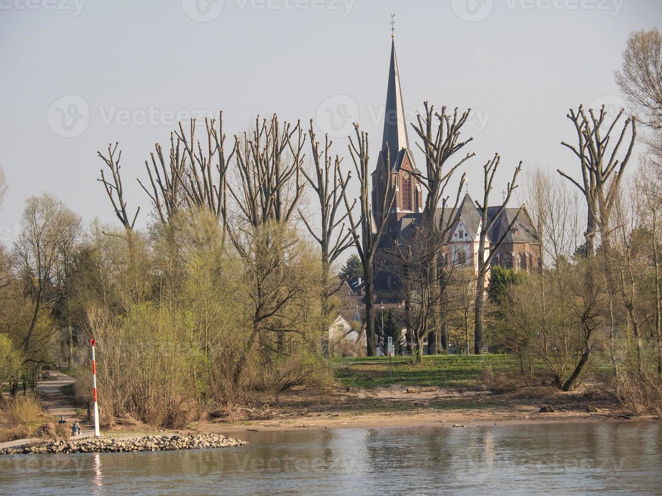 der rhein bei köln in deutschland foto