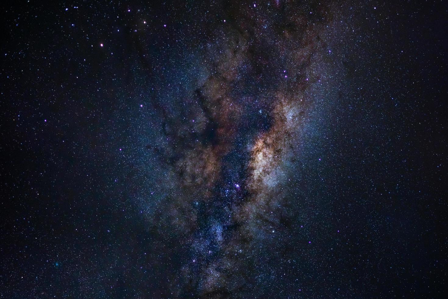 Milchstraßengalaxie mit Sternen und Weltraumstaub im Universum foto