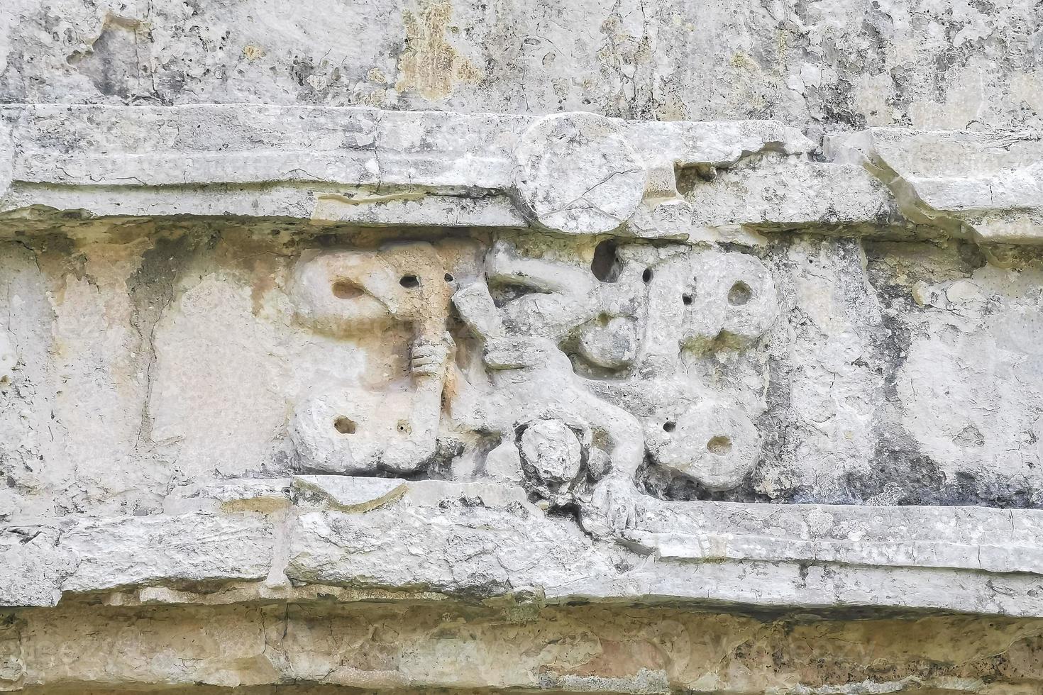 alte tulum ruinen maya-stätte tempelpyramiden absteigender gott mexiko. foto