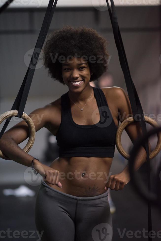 Porträt von schwarzen Frauen nach dem Training Tauchübung foto