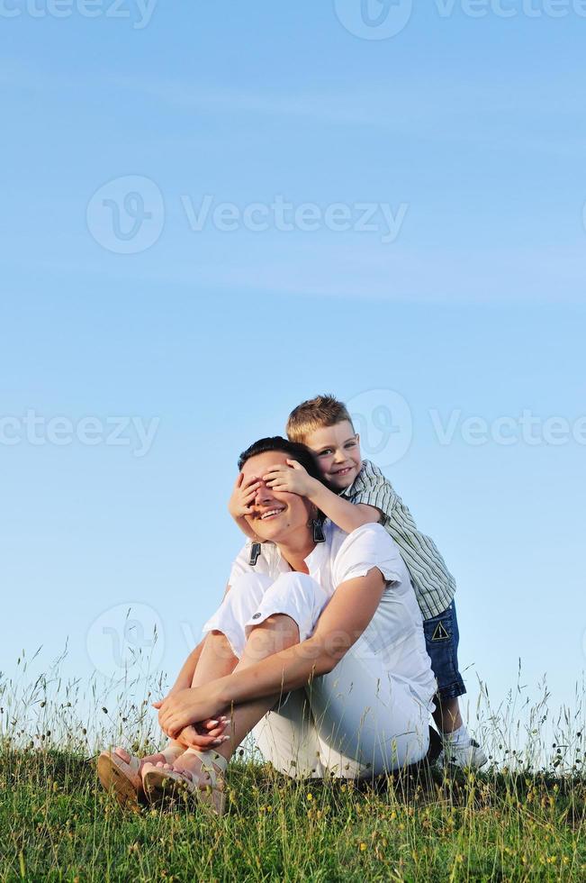 Frau Kind im Freien foto