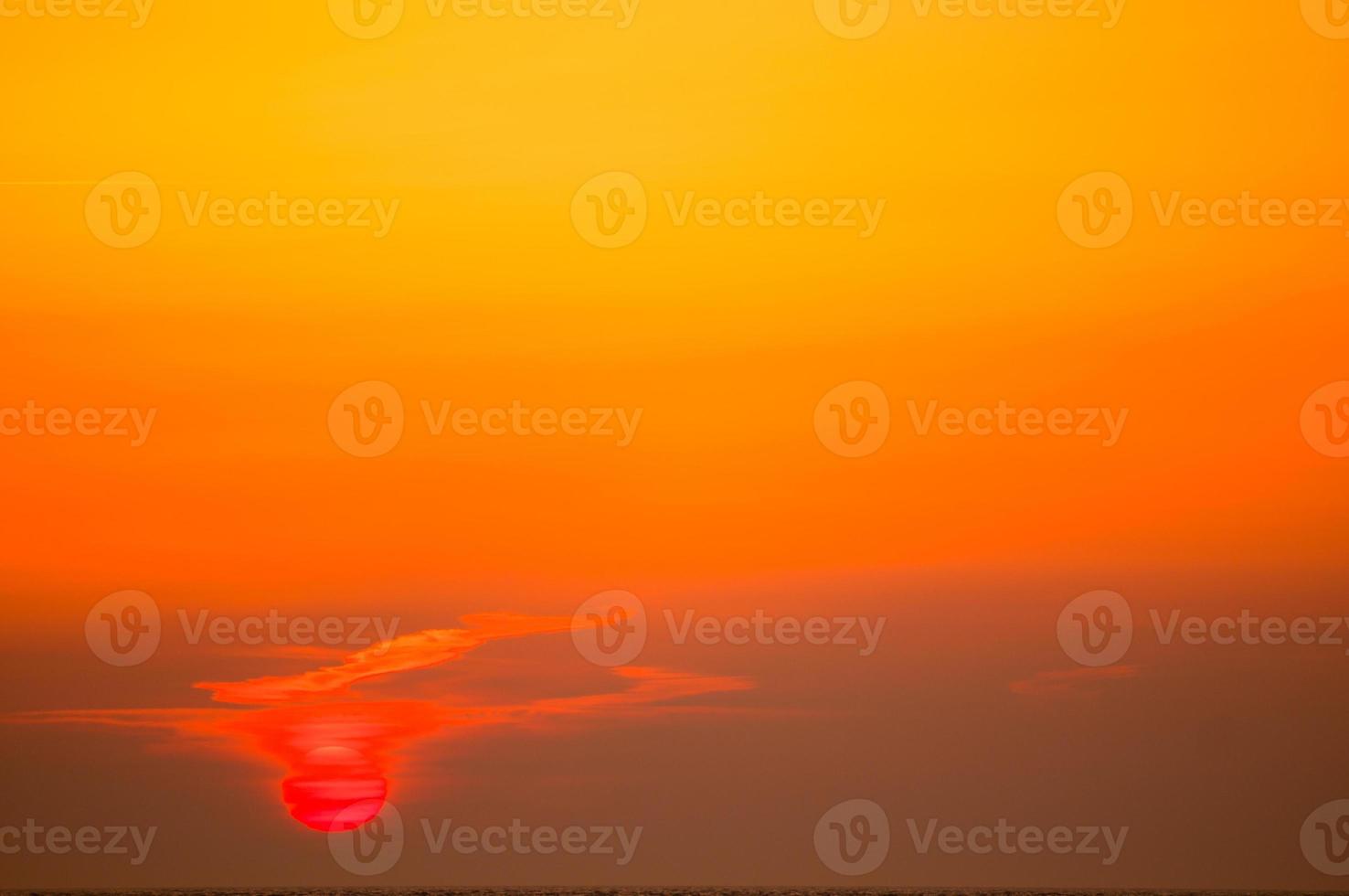 schöne landschaft über der schönen stadt in schweden foto