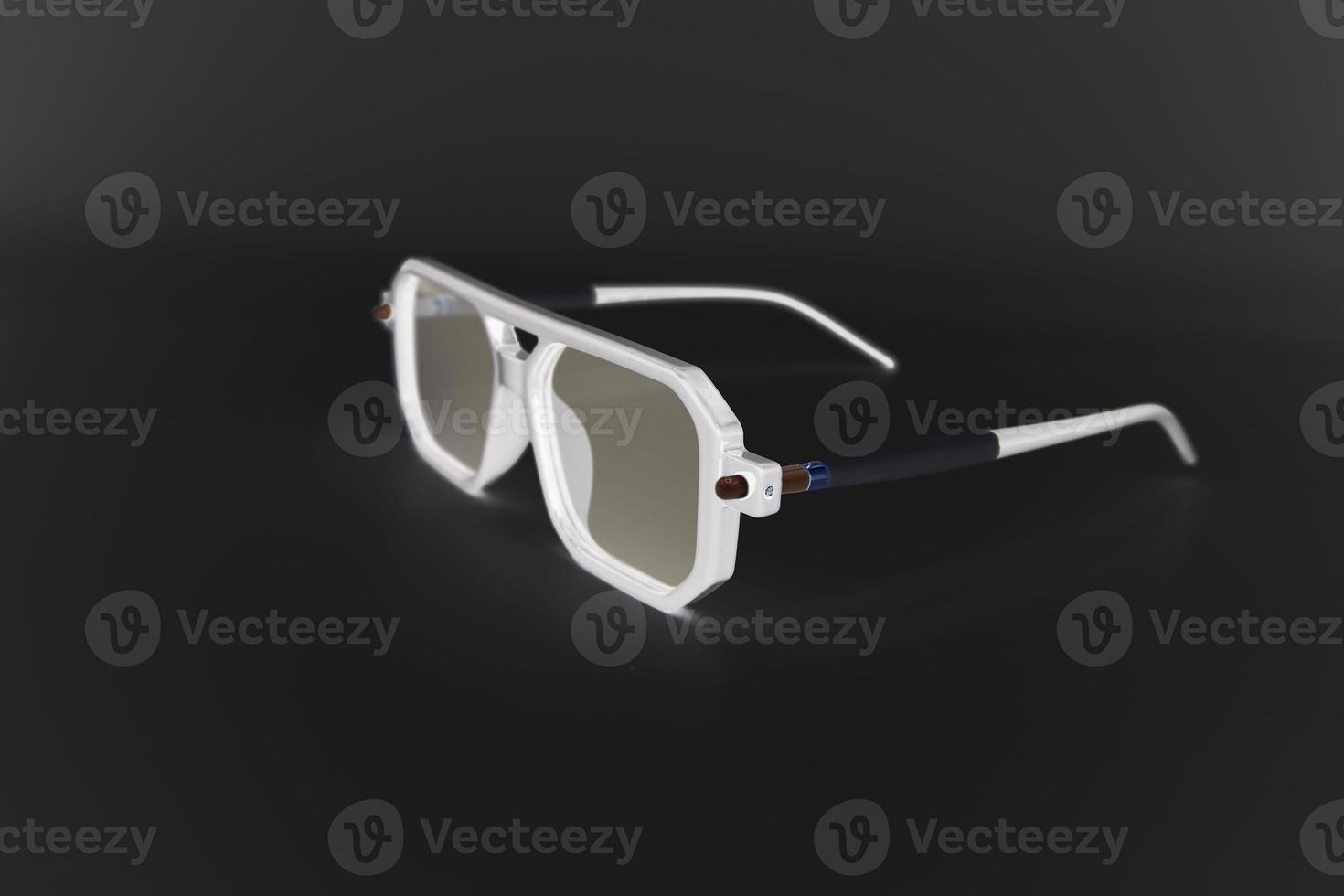 2022 quadratische Sonnenbrillen für Herrenmodebrillen Luxus-Retro-Weiß-Sonnenbrille foto