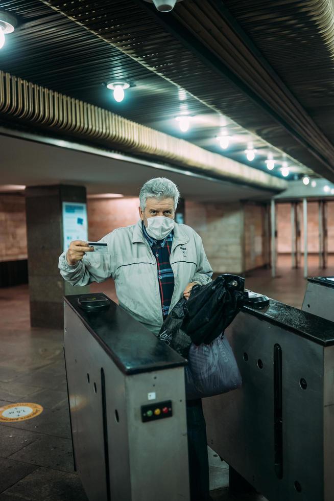 ukraine, kiew - 26. mai 2020 u-bahnstation zoloty vorota, golden gate foto