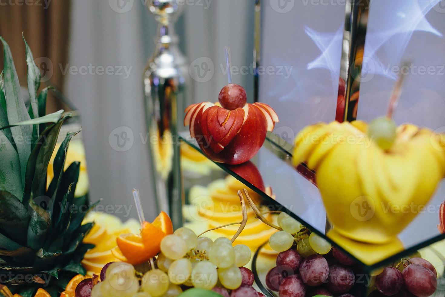 Buffet mit tropischen Früchten foto