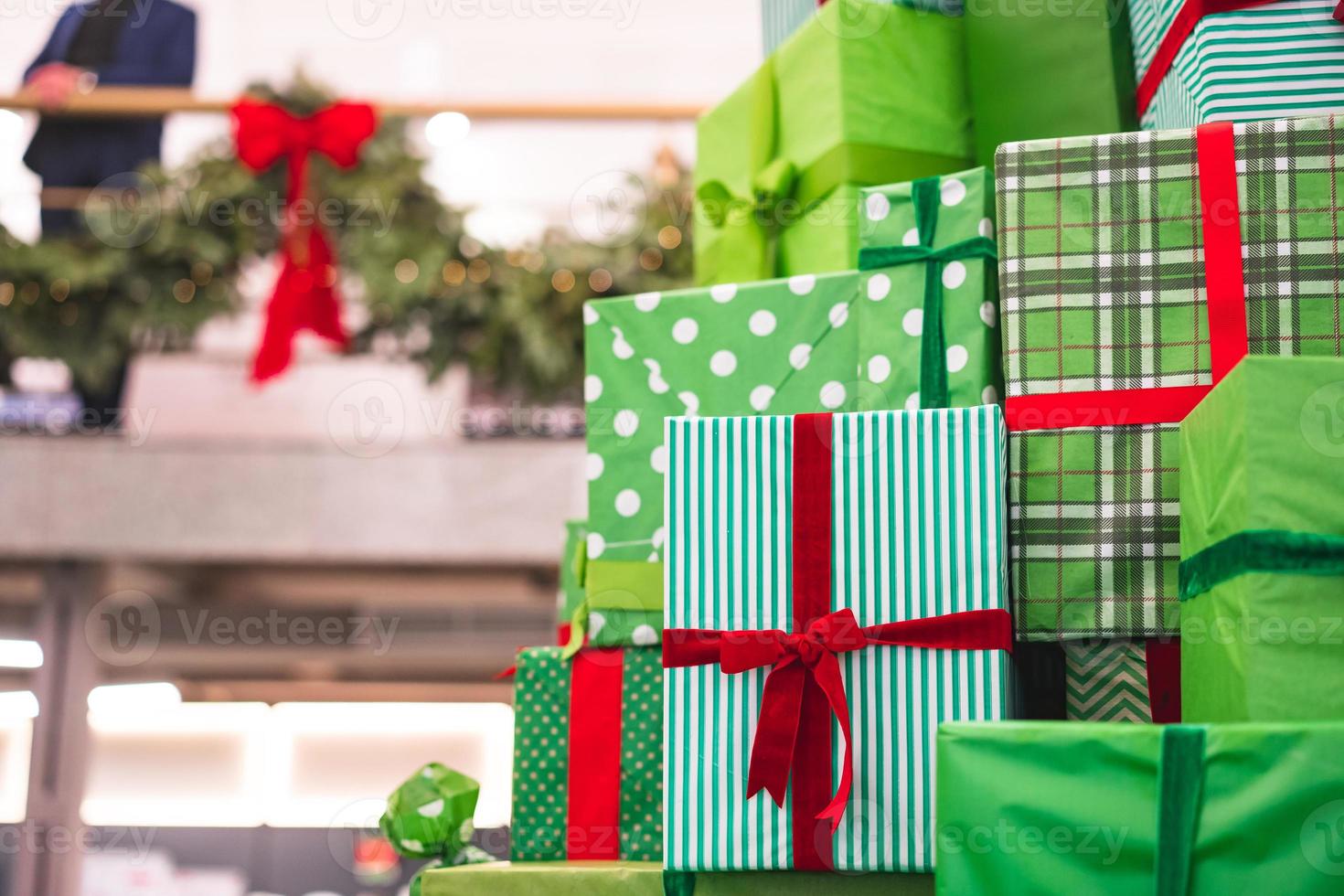 Fotografien vieler Weihnachtsgeschenke aus der Nähe foto