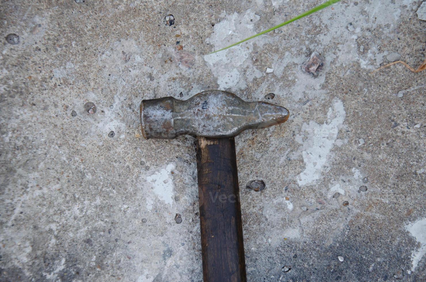 Der Hammer ist allein. Bauwerkzeuge, Minimalismus foto