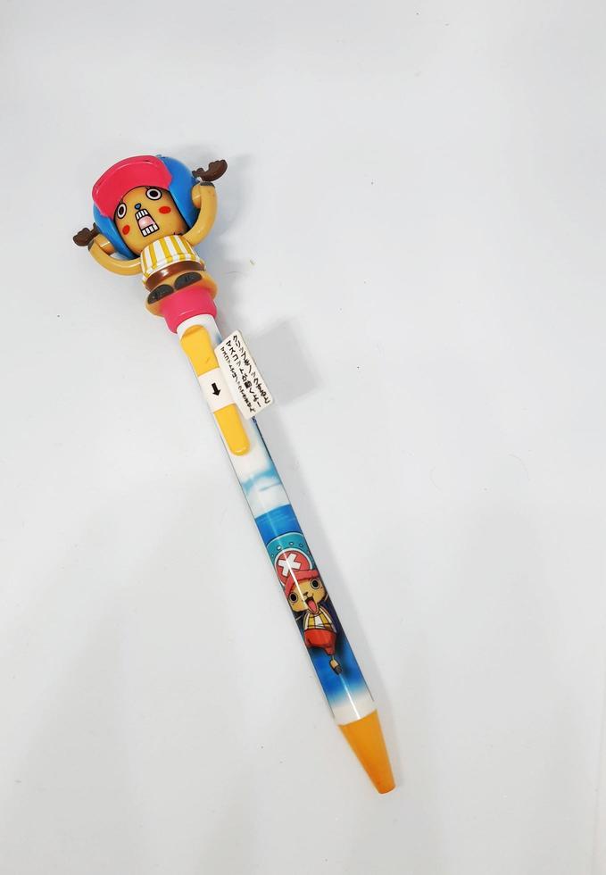 jakarta, indonesien im september 2022. ein stift aus einem stück namens tony tony chopper, auch bekannt als zuckerwatteliebhaber chopper. foto