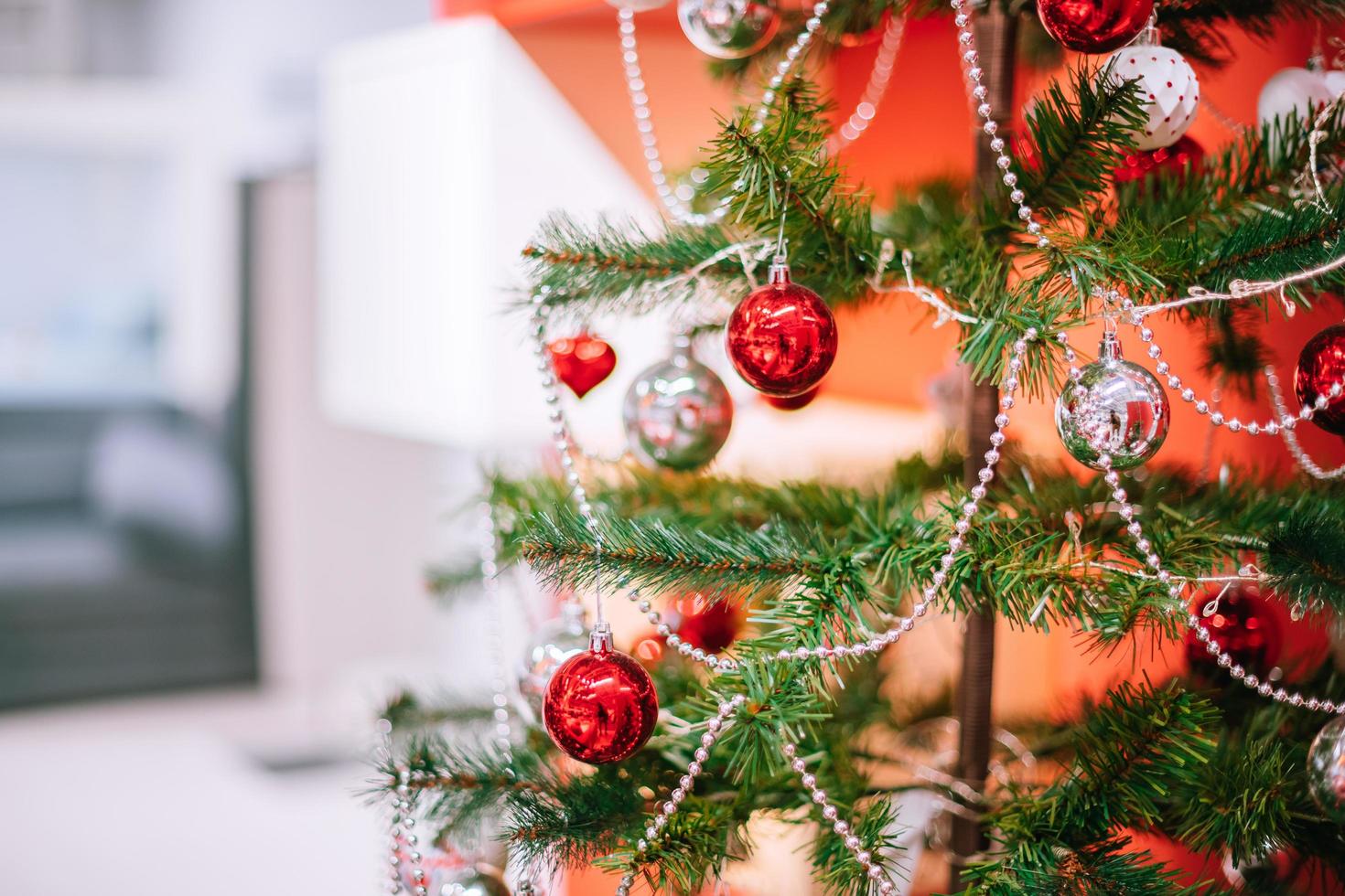 weihnachtsfeiertagsfahne, baum, bokeh hintergrund foto