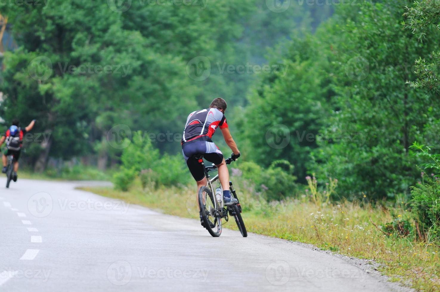 auf einem Motocross-Bike fahren foto