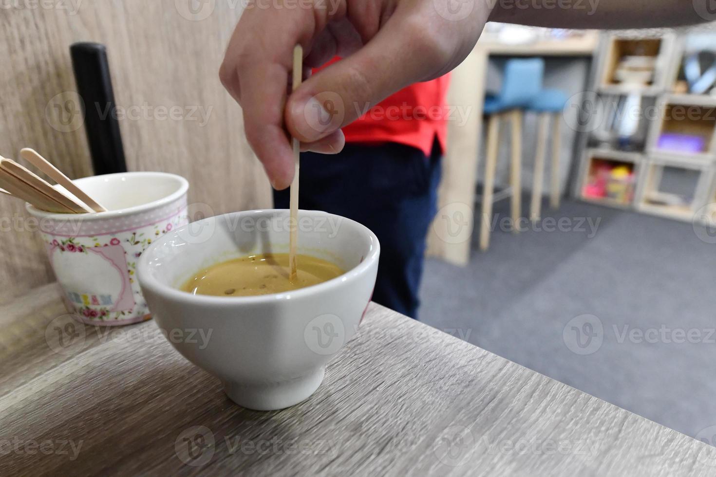 Tasse Tee zubereiten foto