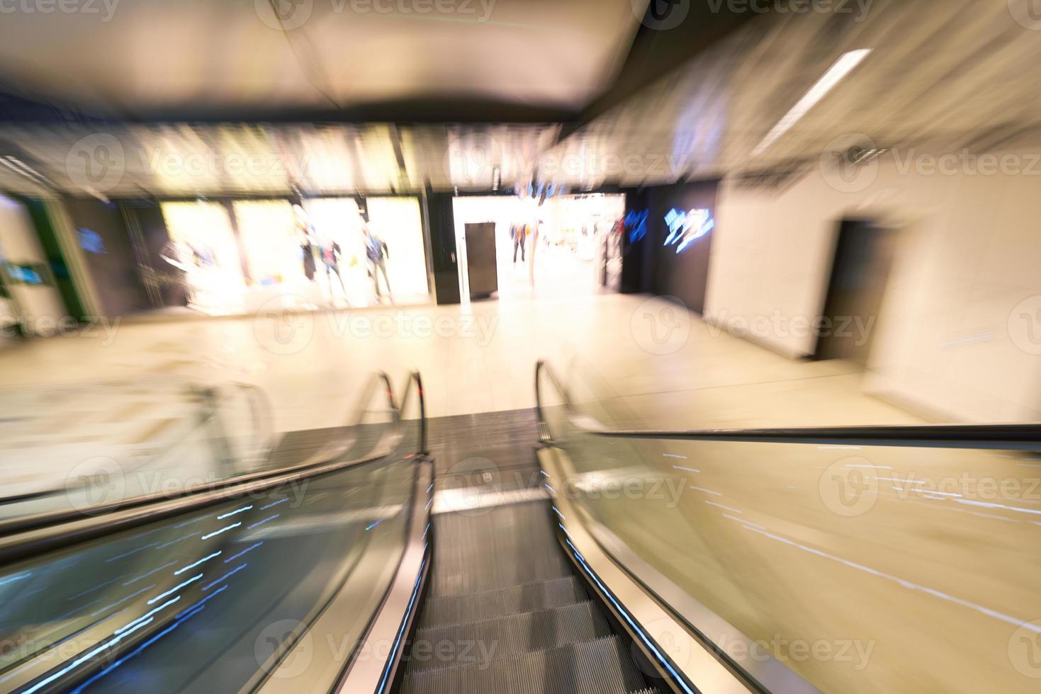 Rolltreppen in Einkaufszentren foto