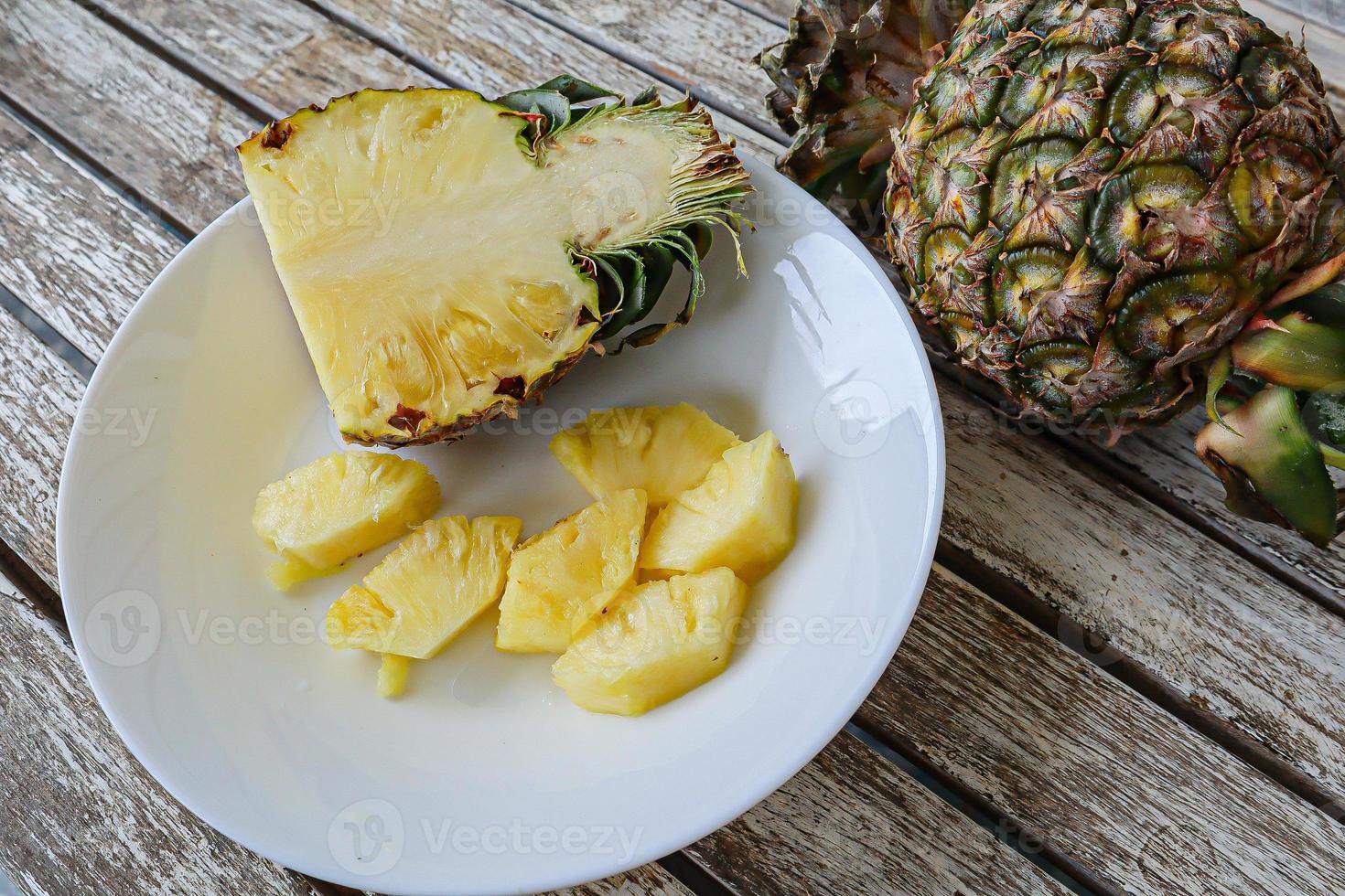 frische Ananas zum Essen foto