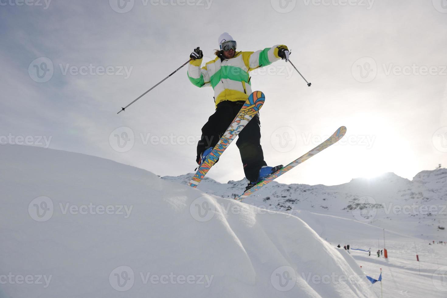 Skifahrer am Berg foto