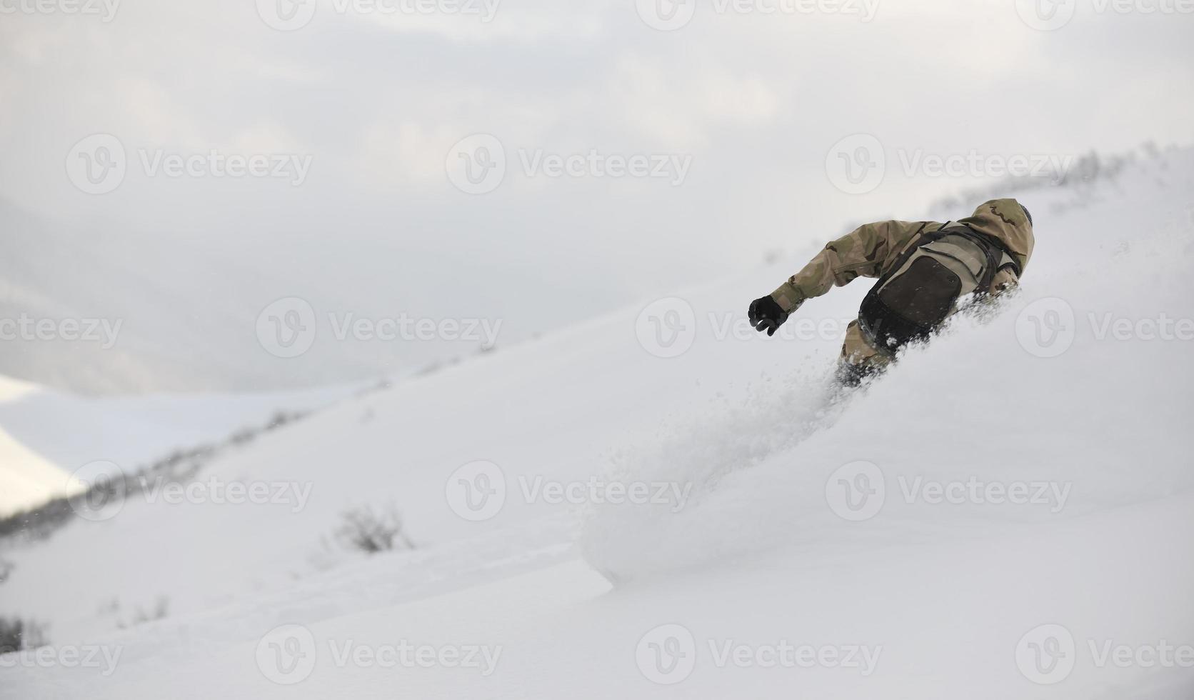 Skifahrer am Berg foto