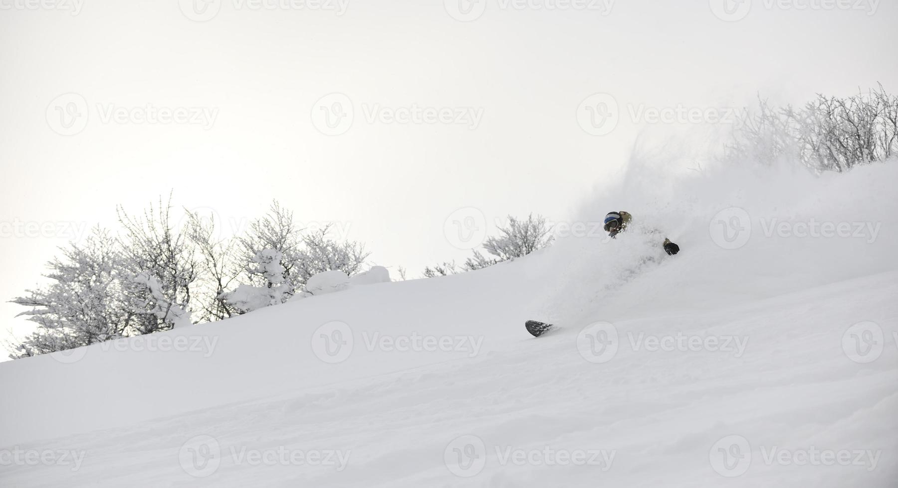 Skifahrer am Berg foto