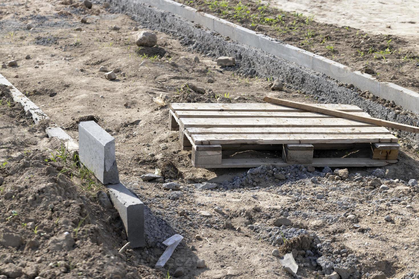 Bau eines neuen Gehweges im Stadtpark foto