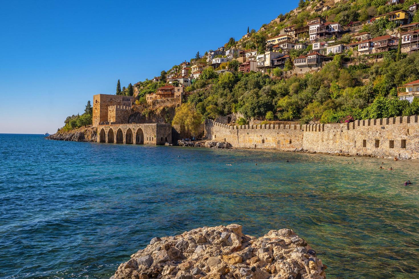 alanya 2022 antalya stadt mit meer und burg foto