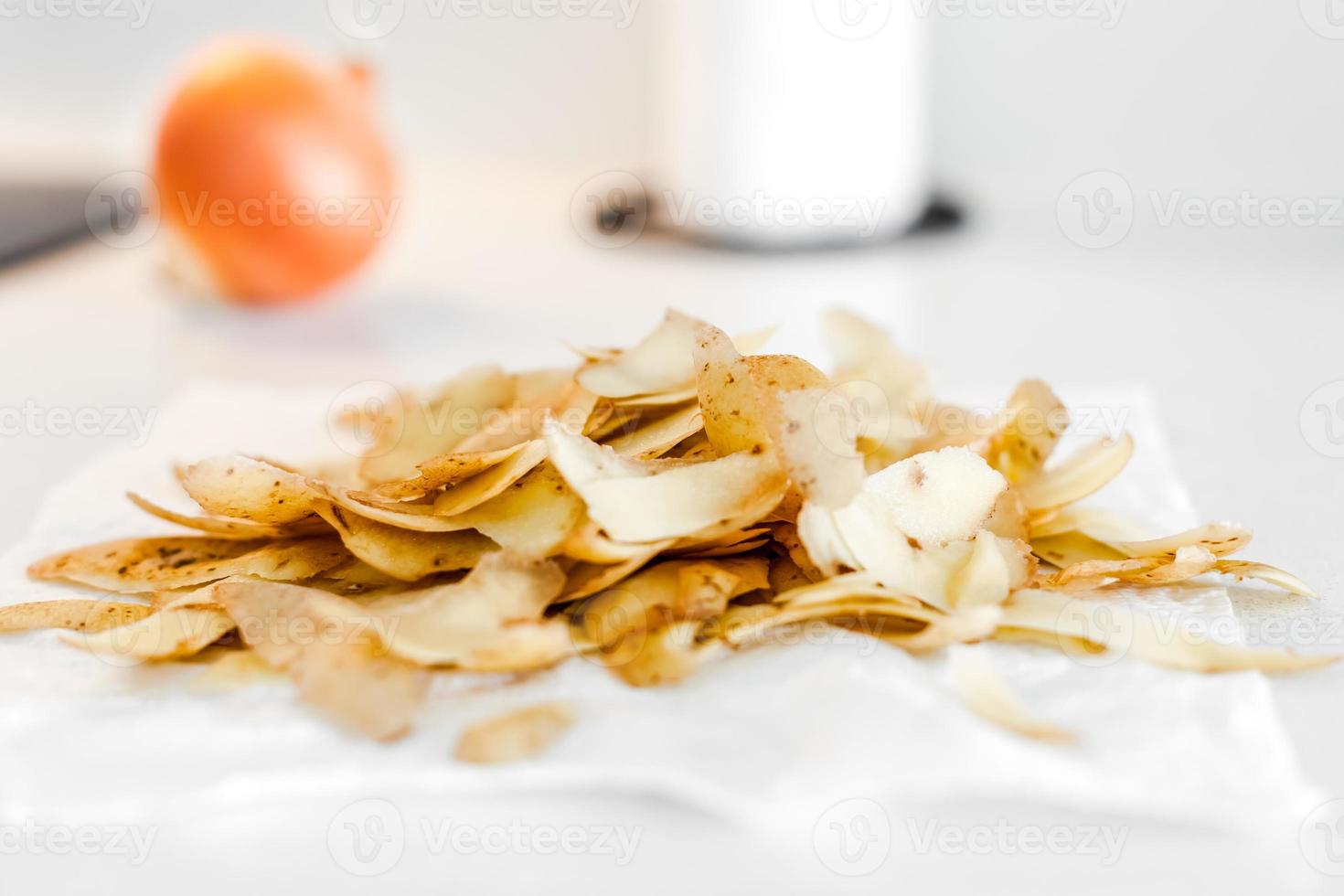 Bio-Kochen von Speiseresten, die zur Kompostierung bereit sind foto