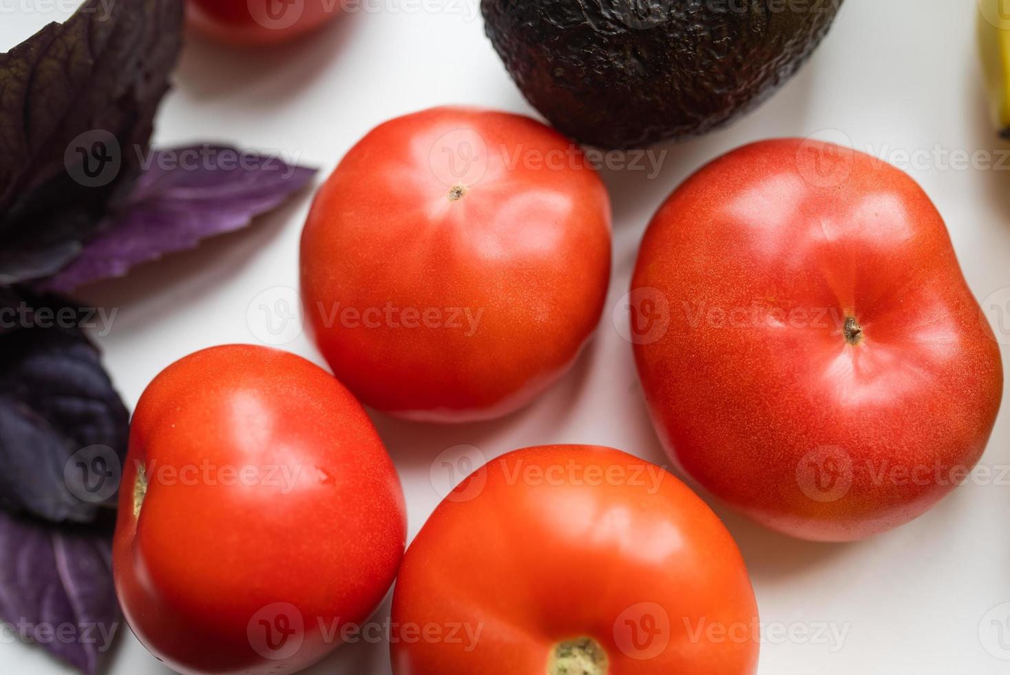 frisches gesundes gemüse für eine gesunde ernährung. gesundes lebensmittelkonzept foto