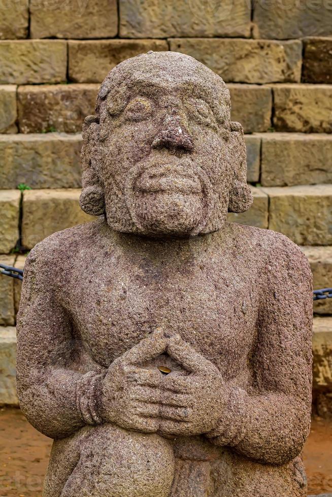 Skulpturen - Reliefs historischer Relikte rund um die Westhänge des Mount Lawu, die schätzungsweise um das 14.-15. Jahrhundert n. Chr. Erbaut wurden. foto