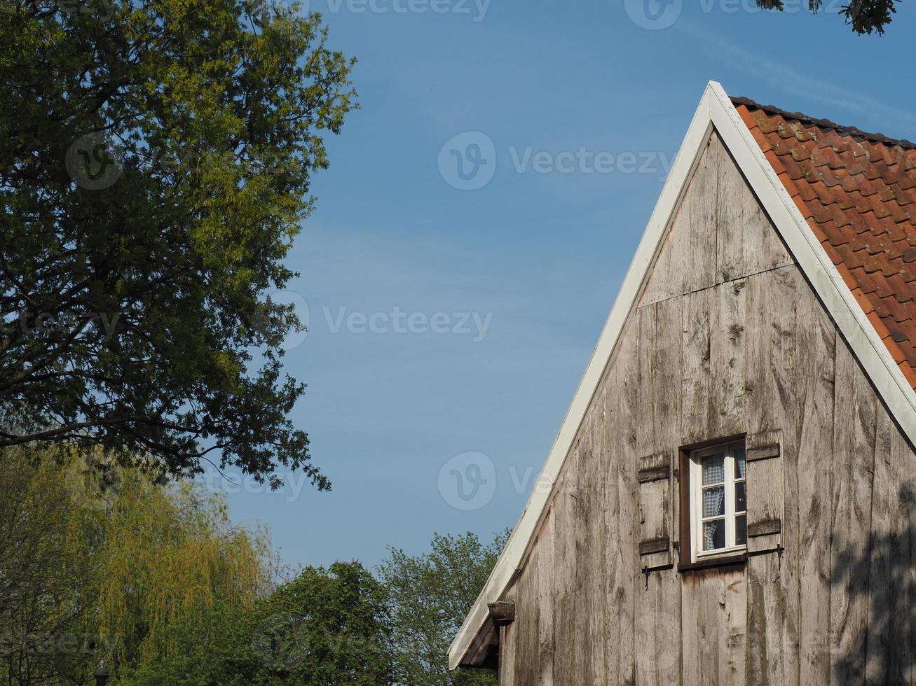 frühlingszeit im deutschen dorf weseke foto