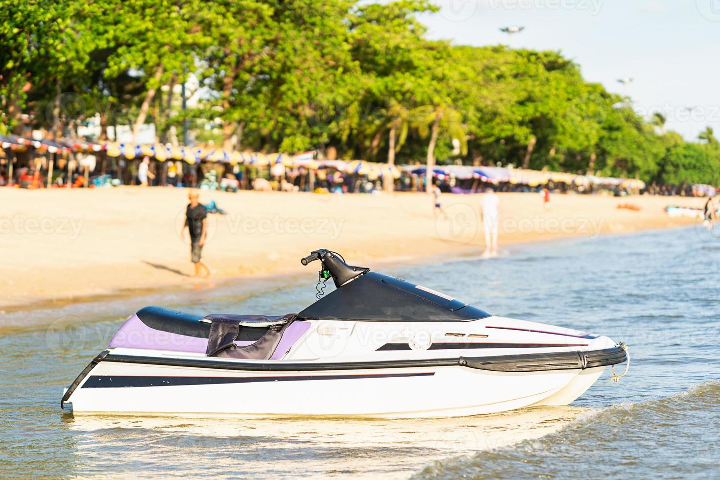 Jetski auf dem Meer geparkt foto