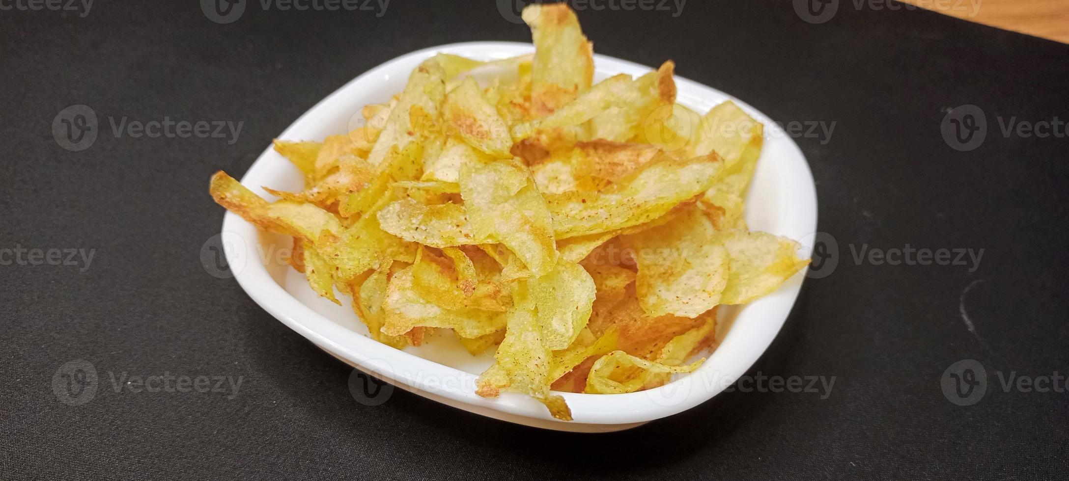 Kartoffelchips, in Indien Aalu-Chips genannt, Chips-Rezept foto