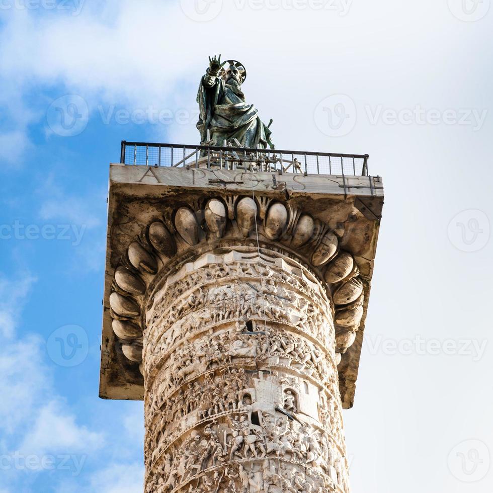 Spitze der Säule von Marcus Aurelius in der Stadt Rom foto