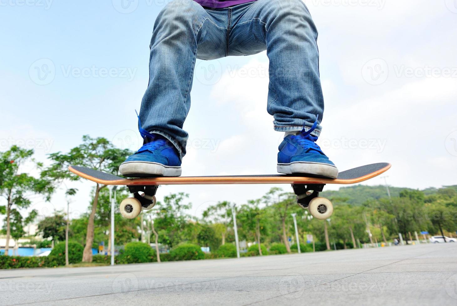 Skateboard springen foto