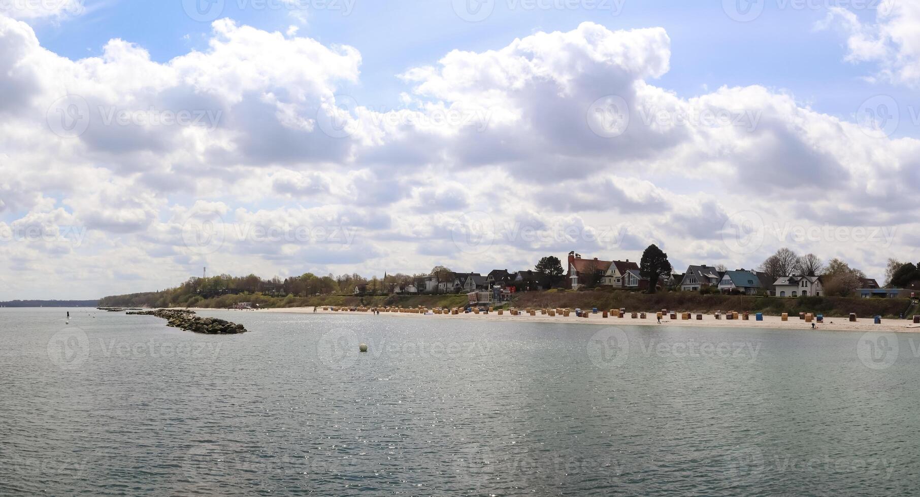 Viele Boote am Jachthafen in Schilksee bei Kiel in Deutschland. schilksee olympischer segelsport foto