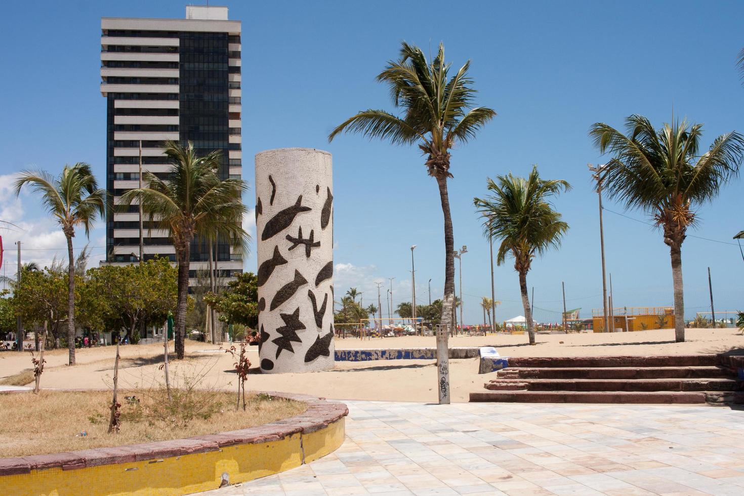 fortaleza ceara, brasilien, 13. september 2022 ein kleiner park im meireles-viertel in der nähe des iracema-strandes in fortaleza foto