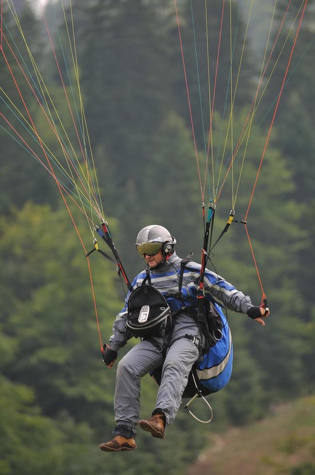 Gleitschirmsport anzeigen foto