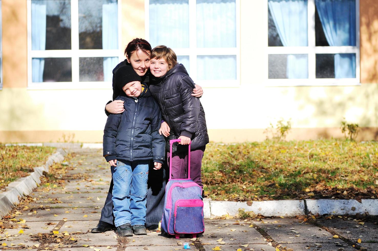 glückliche Familie im Freien foto