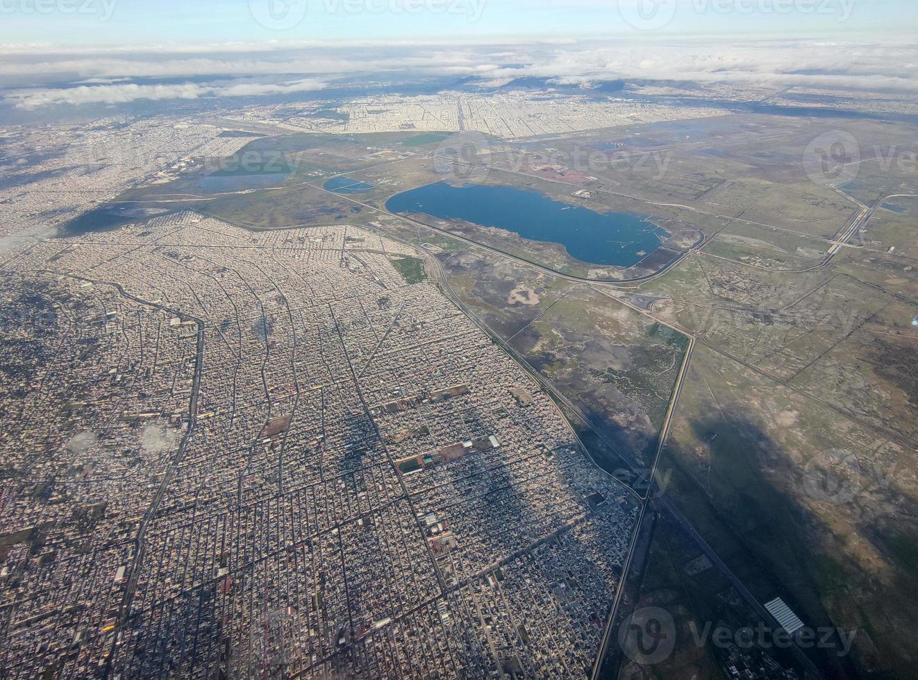 mexiko-stadt-antenne während der landung foto