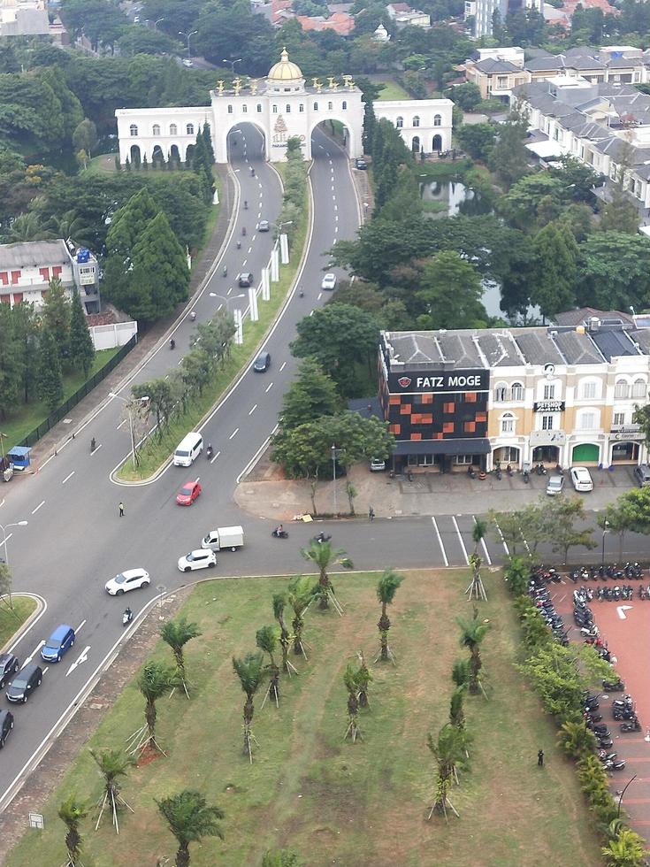 indonsia tangerang 25. märz 2022 großes tor des hauseingangs foto