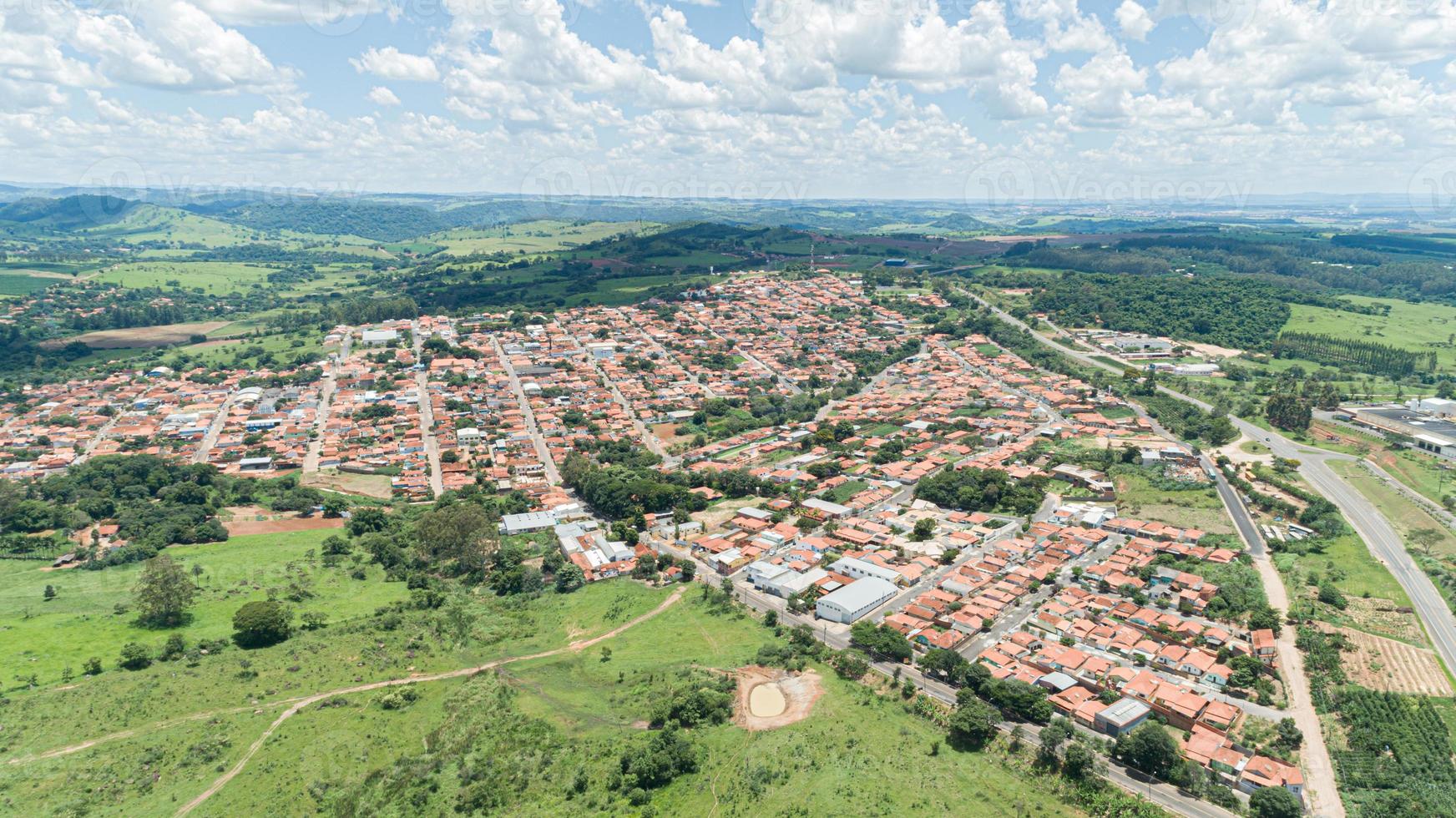 Luftaufnahme der Stadt Arceburgo foto