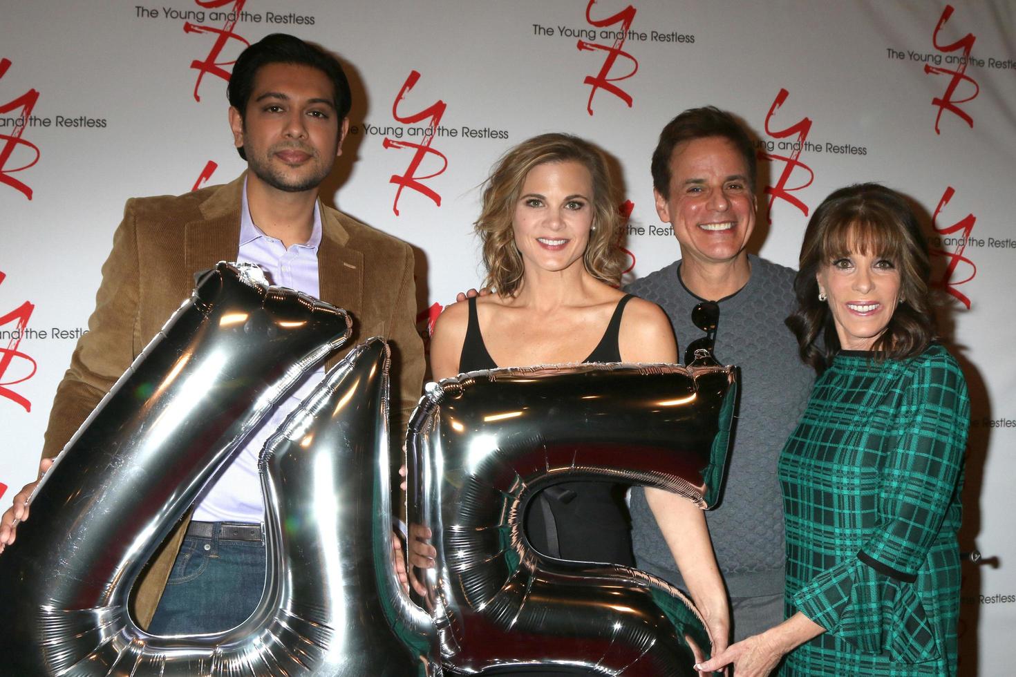 los angeles 26. märz, abhi sinha, gina tognoni, christian leblanc, kate linder bei the young and the restless feiern am 26. märz 2018 in los angeles, ca foto