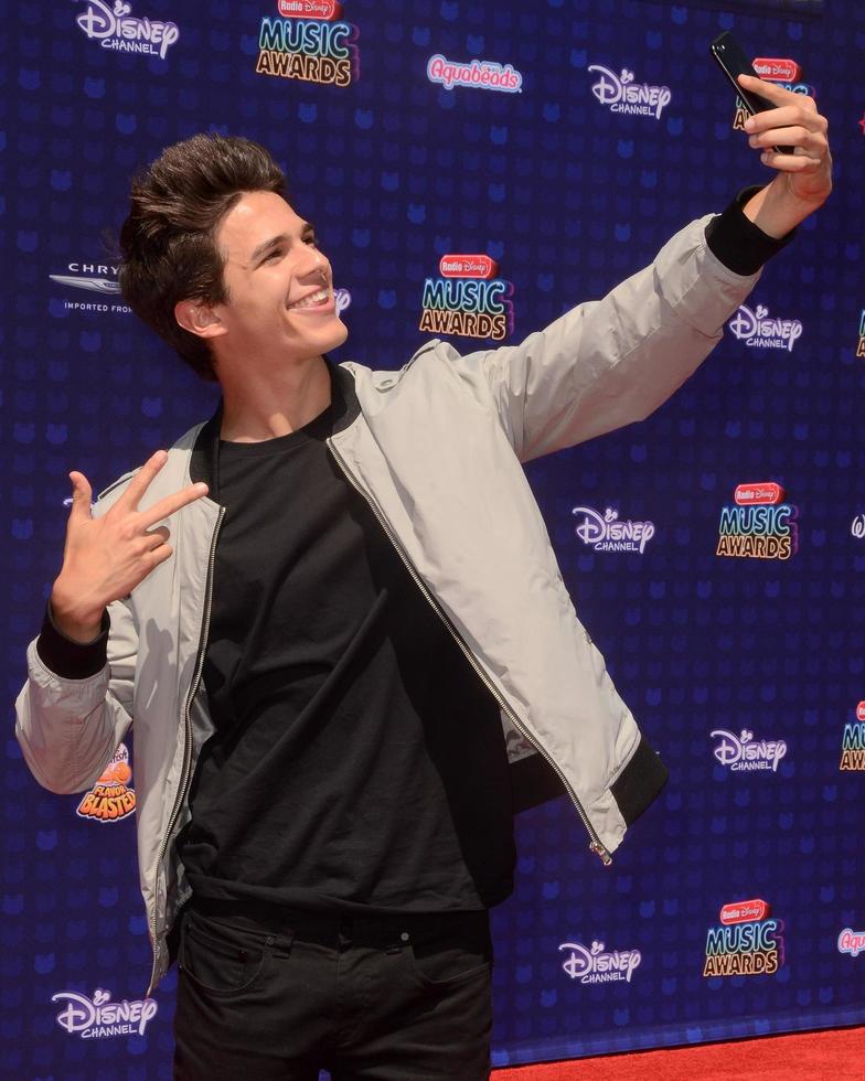 los angeles, 29. april - brent rivera bei den radio disney music awards 2017 im microsoft theater am 29. april 2017 in los angeles, ca foto