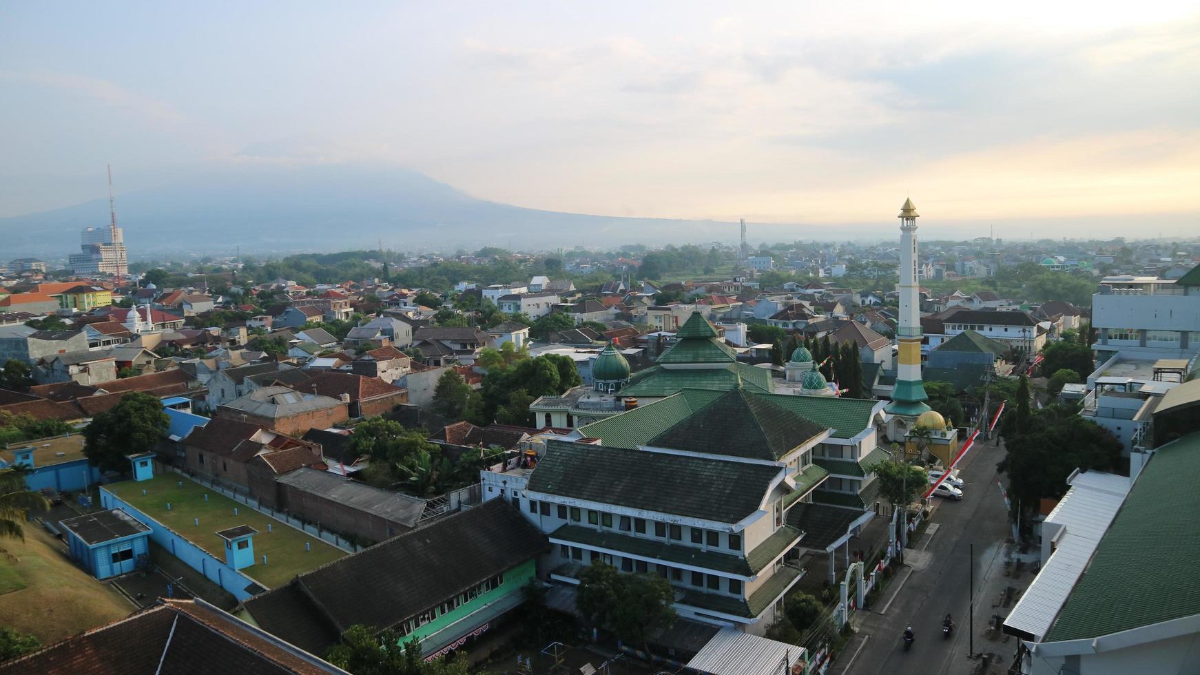 Morgenstimmung in der Stadt Malang foto